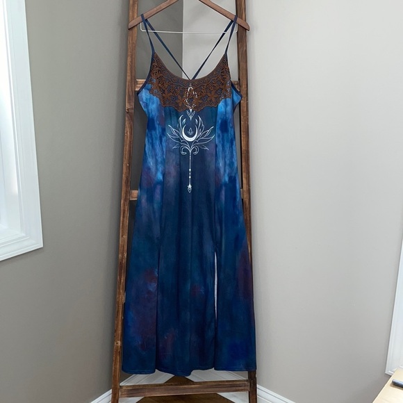 Super cute cosmic maxi!!! Looks like a chandelier in front!!! - Picture 2 of 7